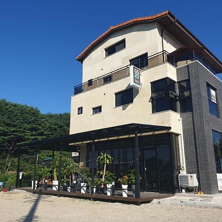 ホテル Gosung Shine House 固城郡 エクステリア 写真